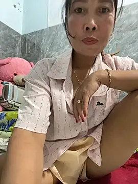 Snapshot of Linaannn chatting on December 2025 11:53:02 AM Linaannn online show from December 2025 11:53:02 AM