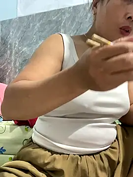 Snapshot of Linaannn chatting on October 2025 10:58:01 AM Linaannn online show from October 2025 10:58:01 AM