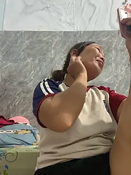 Snapshot of Linaannn chatting on November 2025 02:37:02 AM Linaannn online show from November 2025 02:37:02 AM