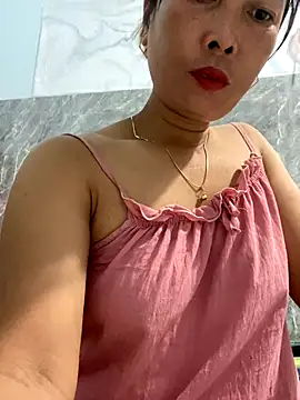 Snapshot of Linaannn chatting on October 2025 11:55:02 PM Linaannn online show from October 2025 11:55:02 PM