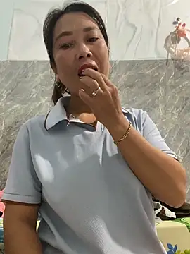 Snapshot of Linaannn chatting on November 2025 11:38:02 PM Linaannn online show from November 2025 11:38:02 PM