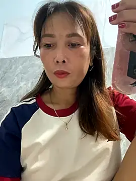 Snapshot of Linaannn chatting on September 2025 10:49:02 PM Linaannn online show from September 2025 10:49:02 PM