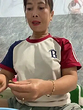 Snapshot of Linaannn chatting on October 2025 11:36:02 PM Linaannn online show from October 2025 11:36:02 PM