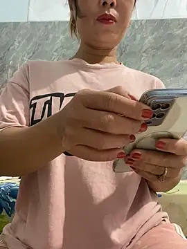 Snapshot of Linaannn chatting on December 2025 11:38:02 PM Linaannn online show from December 2025 11:38:02 PM