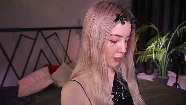 LindaThacker online show from April 2026 04:38:02 AM