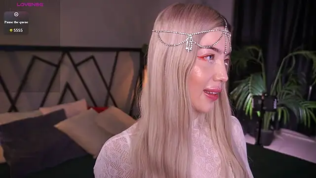 LindaThacker online show from April 2026 04:41:02 AM