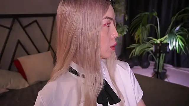 LindaThacker online show from April 2026 04:39:01 AM