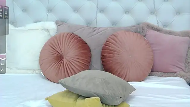 VioletUmi online show from February 2025 02:20:02 PM