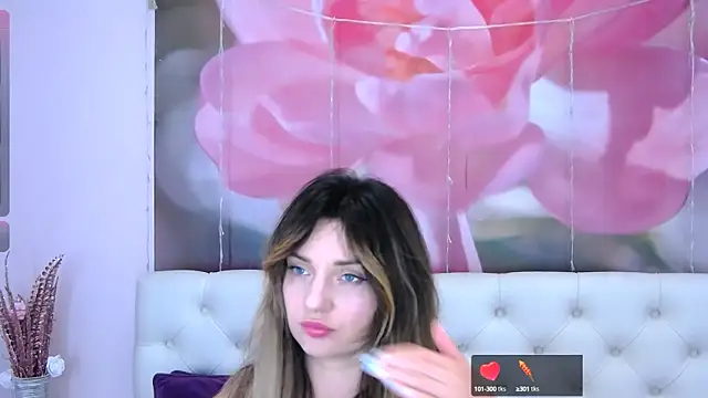 VioletUmi online show from September 2025 09:25:01 AM