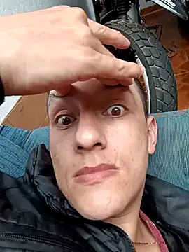 alexmoragomez online show from January 2025 04:08:02 PM