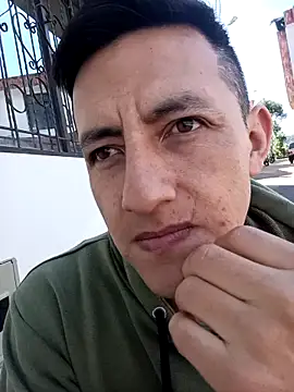 alexmoragomez online show from March 2026 08:00:02 PM