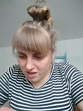 CoddessCrystal online show from November 2025 09:46:02 AM