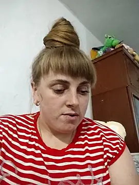 CoddessCrystal online show from November 2025 01:32:02 PM