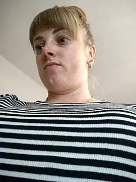 CoddessCrystal online show from October 2025 07:20:02 AM