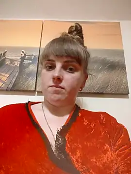 CoddessCrystal online show from April 2026 08:04:01 PM