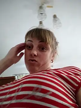 CoddessCrystal online show from November 2025 12:15:02 PM