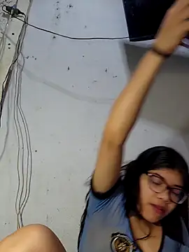 ariannazinha online show from February 2026 02:33:01 PM