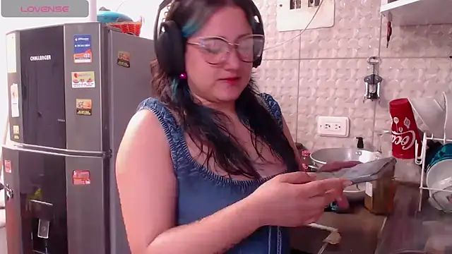 luna palmerau online show from July 2026 06:41:01 PM