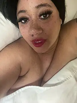 RoxiRedXXX online show from April 2026 05:04:01 AM