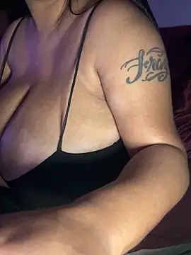 Snapshot of RoxiRedXXX chatting on May 2026 06:03:01 PM RoxiRedXXX online show from May 2026 06:03:01 PM