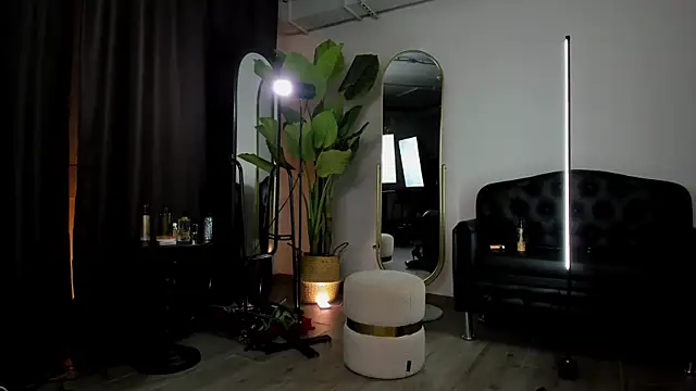 OmeliaDior online show from November 2025 05:35:01 PM