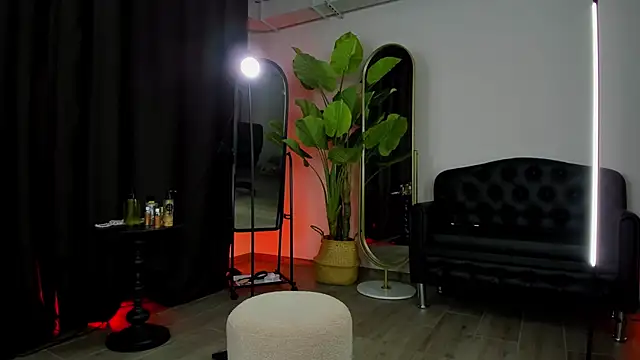 OmeliaDior online show from December 2025 03:47:01 PM