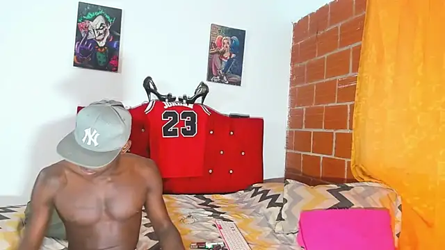 blackWhite hot online show from September 2025 12:55:01 PM