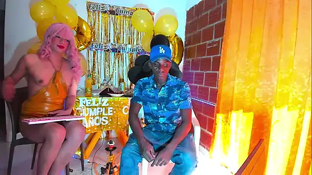 Snapshot of blackWhite_hot chatting on November 2025 08:30:01 PM blackWhite hot online show from November 2025 08:30:01 PM