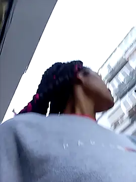 Laanegraofficial  online show from September 2025 05:34:01 PM