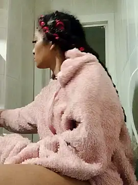 Laanegraofficial  online show from September 2025 11:33:01 PM