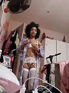 Laanegraofficial  online show from February 2025 11:36:02 PM