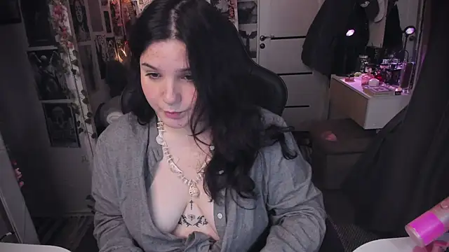 Snapshot of Diasporaaa chatting on October 2025 08:30:02 PM Diasporaaa online show from October 2025 08:30:02 PM