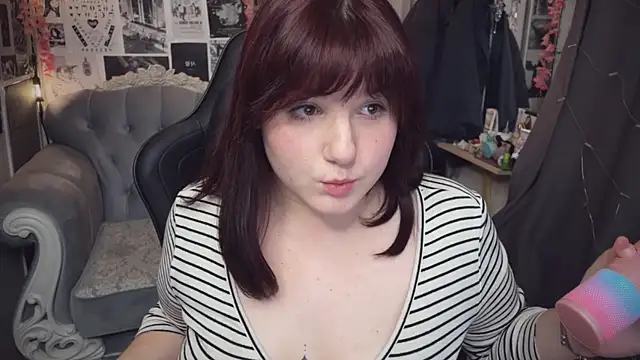 Snapshot of Diasporaaa chatting on February 2025 06:49:02 PM Diasporaaa online show from February 2025 06:49:02 PM