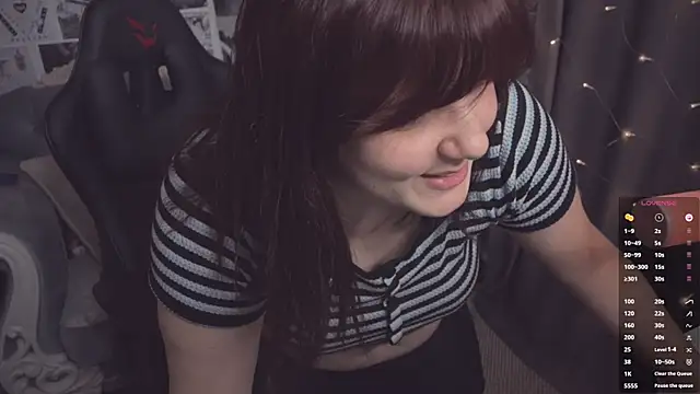 Snapshot of Diasporaaa chatting on January 2025 12:13:02 AM Diasporaaa online show from January 2025 12:13:02 AM