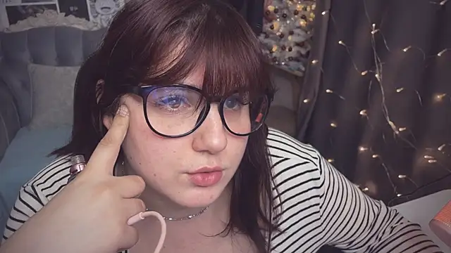 Snapshot of Diasporaaa chatting on December 2024 09:40:02 PM Diasporaaa online show from December 2024 09:40:02 PM