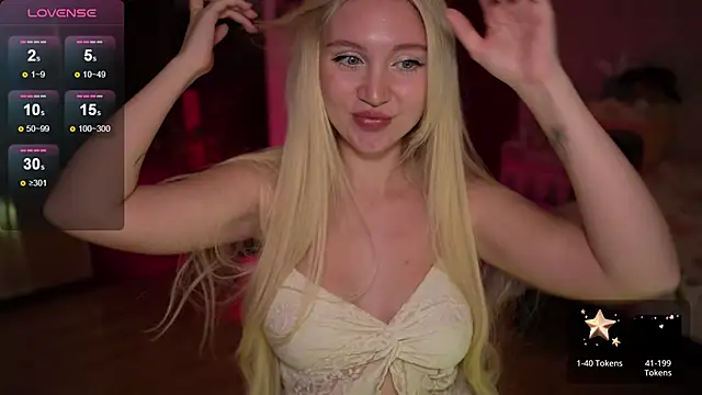 LunaLissa online show from September 2025 01:38:02 PM