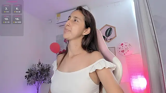 Snapshot of aleja_rythm chatting on February 2025 07:52:01 PM aleja rythm online show from February 2025 07:52:01 PM