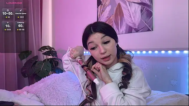 Veronica leal online show from April 2026 08:10:01 AM