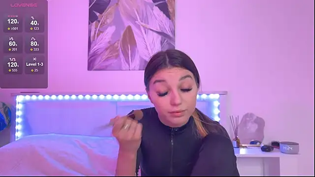 Snapshot of Veronica_leal chatting on November 2025 11:25:02 AM Veronica leal online show from November 2025 11:25:02 AM