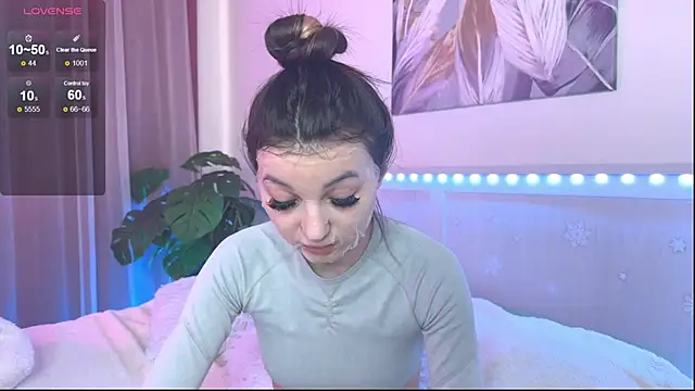 Snapshot of Veronica_leal chatting on April 2026 10:45:02 AM Veronica leal online show from April 2026 10:45:02 AM