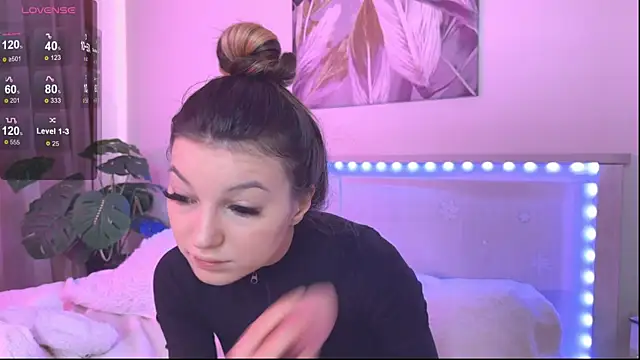 Veronica leal online show from March 2026 08:12:02 AM