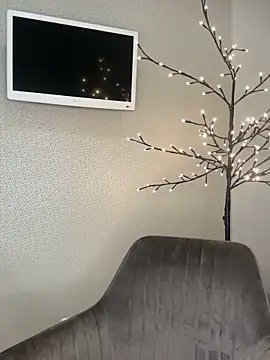 Polli Kiss online show from March 2026 07:04:02 PM