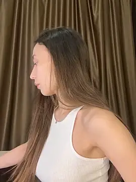 Snapshot of Polli_Kiss chatting on November 2025 08:24:01 PM Polli Kiss online show from November 2025 08:24:01 PM