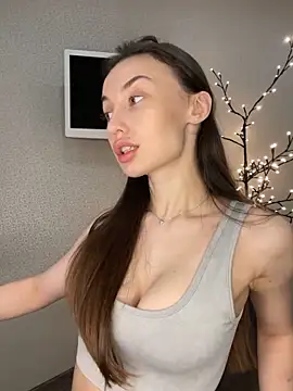 Polli Kiss online show from April 2026 06:16:01 PM