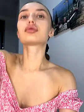 Snapshot of Polli_Kiss chatting on September 2025 07:32:01 PM Polli Kiss online show from September 2025 07:32:01 PM