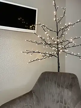 Polli Kiss online show from March 2026 07:25:02 PM