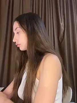 Snapshot of Polli_Kiss chatting on September 2025 04:28:02 PM Polli Kiss online show from September 2025 04:28:02 PM