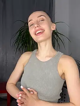 Snapshot of Polli_Kiss chatting on March 2025 08:21:01 PM Polli Kiss online show from March 2025 08:21:01 PM