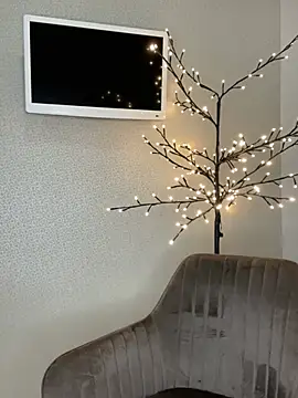 Polli Kiss online show from April 2026 06:47:01 PM