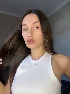 Snapshot of Polli_Kiss chatting on October 2025 10:14:01 AM Polli Kiss online show from October 2025 10:14:01 AM